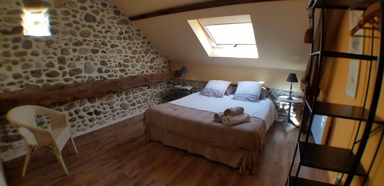 Maison D'Hotes Les 3 Baudets Bed & Breakfast Issor Luaran gambar